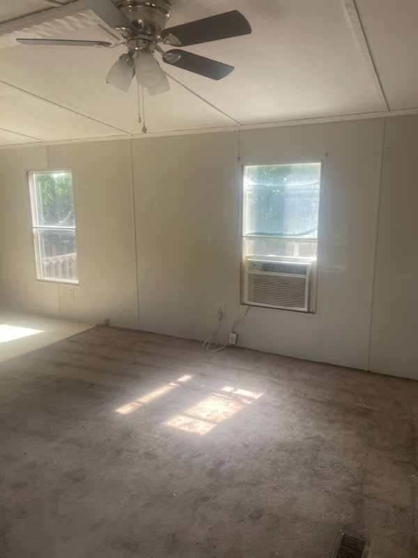 127 Emily St – photo 5