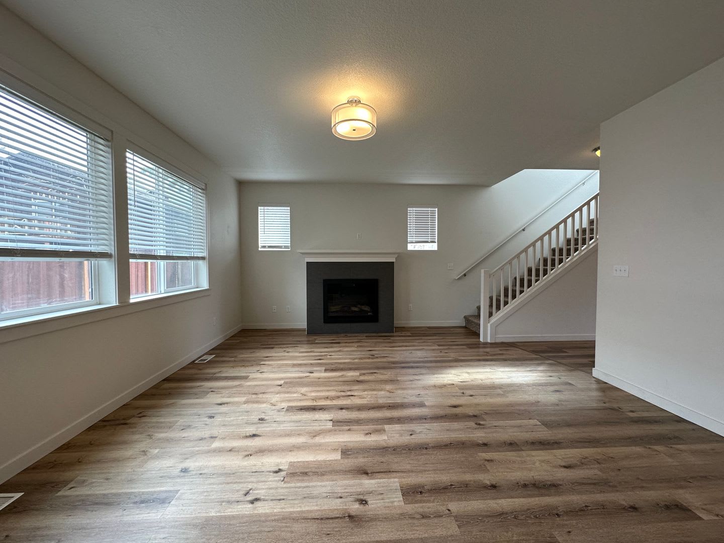 9714 Sw Windswept Place Move In Special 500 Off 1St Month S Rent Excellent Home Convenient Location – photo 3