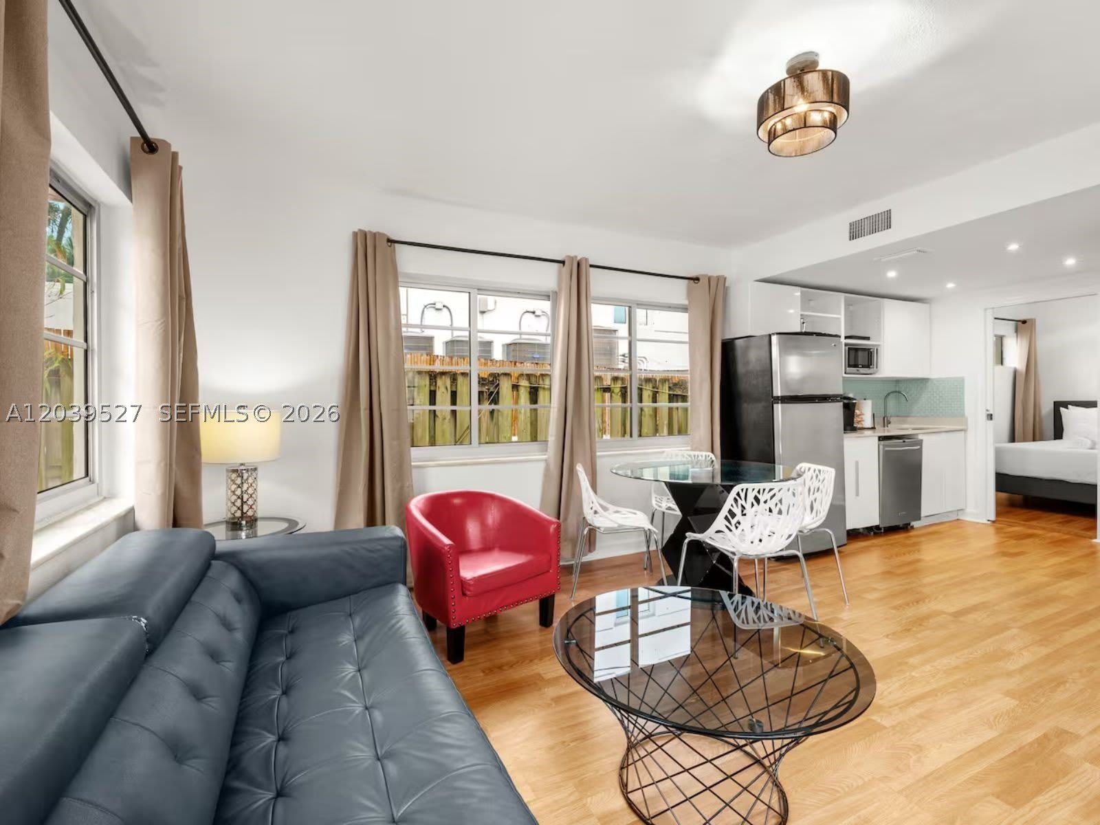 1034 Michigan Ave – photo 3