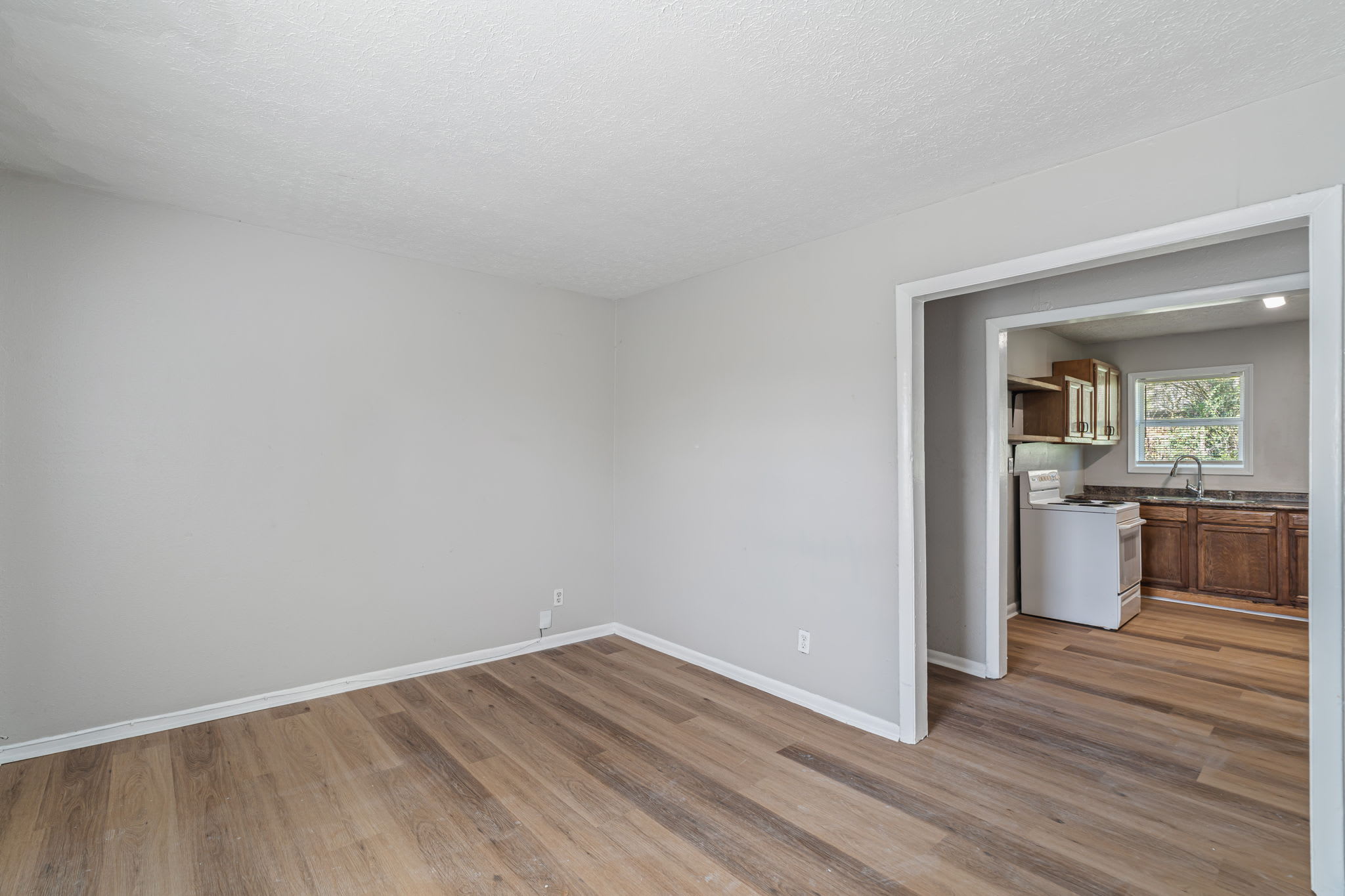 3813 Fairmont Boulevard – photo 1