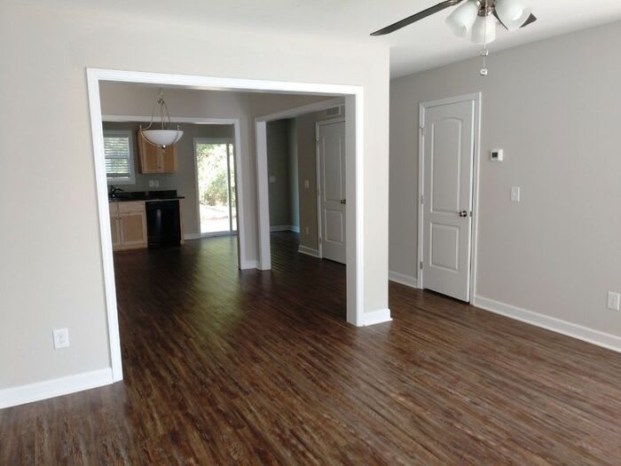 211 North Oak Street – photo 3