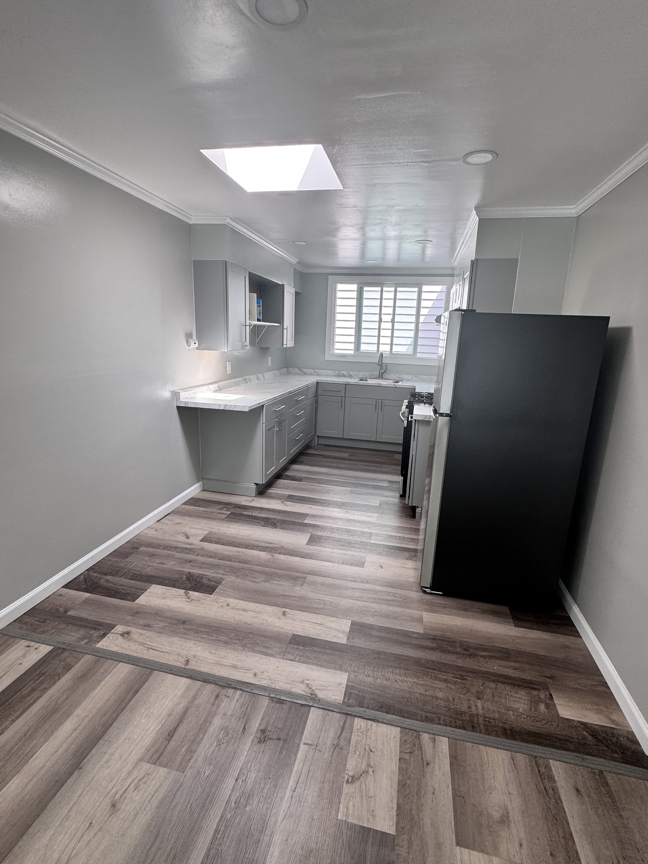 1646 Yosemite Avenue – photo 1