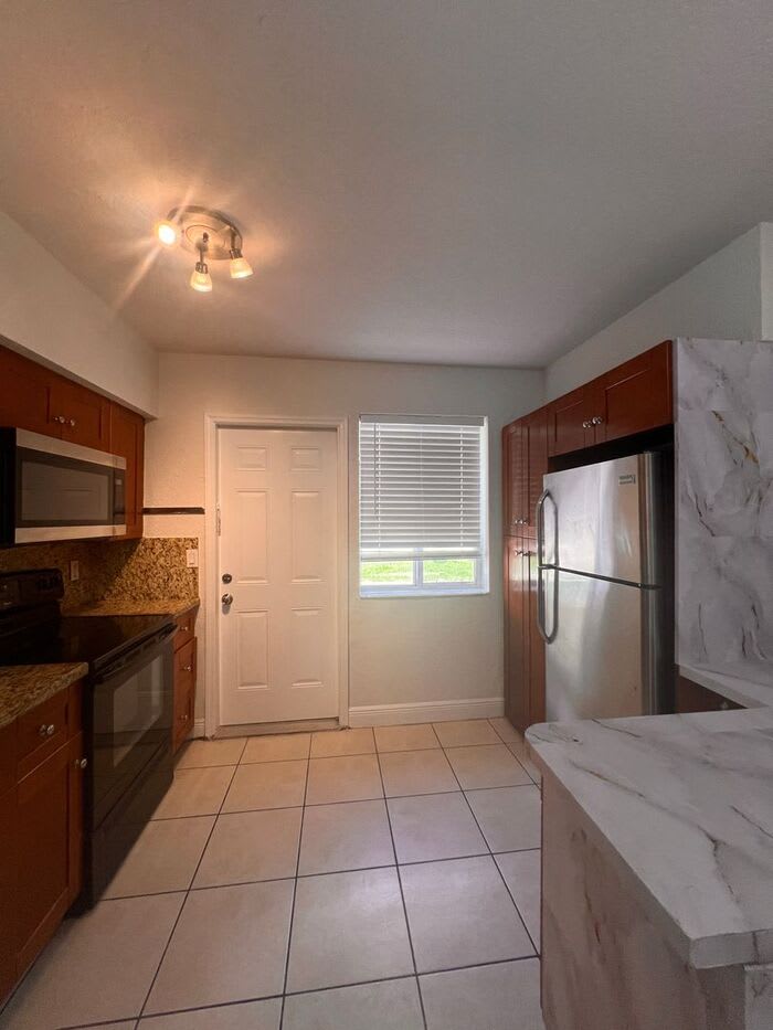 31 Menores Avenue – photo 4