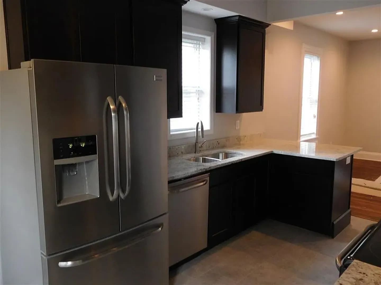 412 E. 9th St. – photo 4