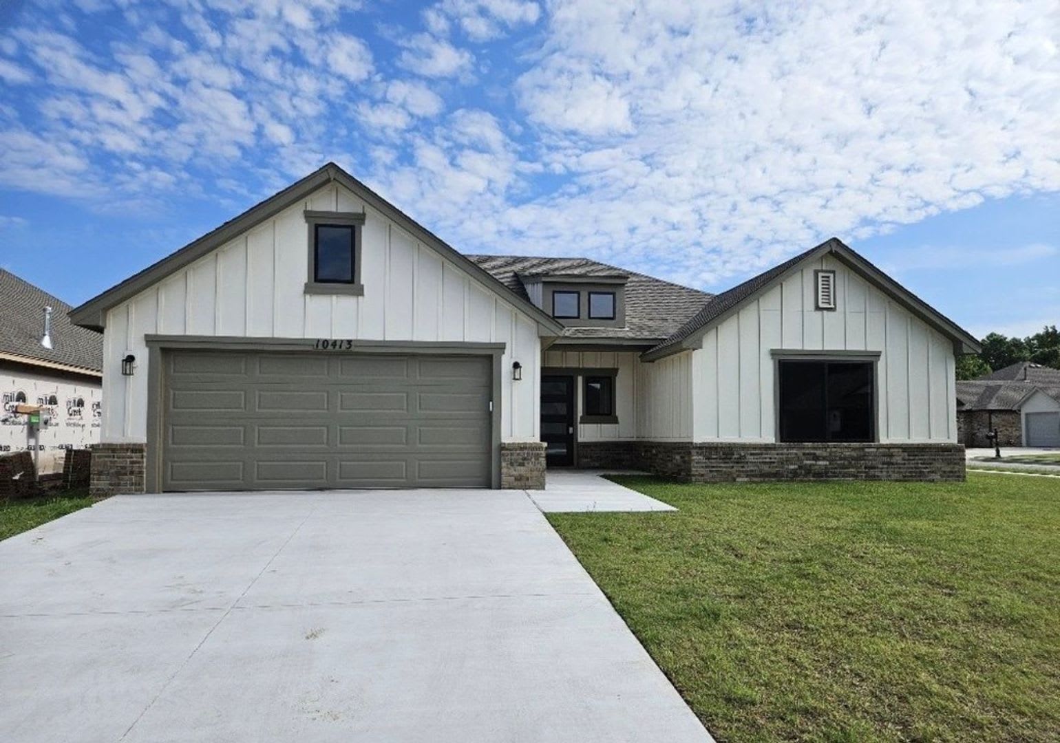 Beautiful one-story new construction on a desirable corner lot in Rowan Grove! – photo 2
