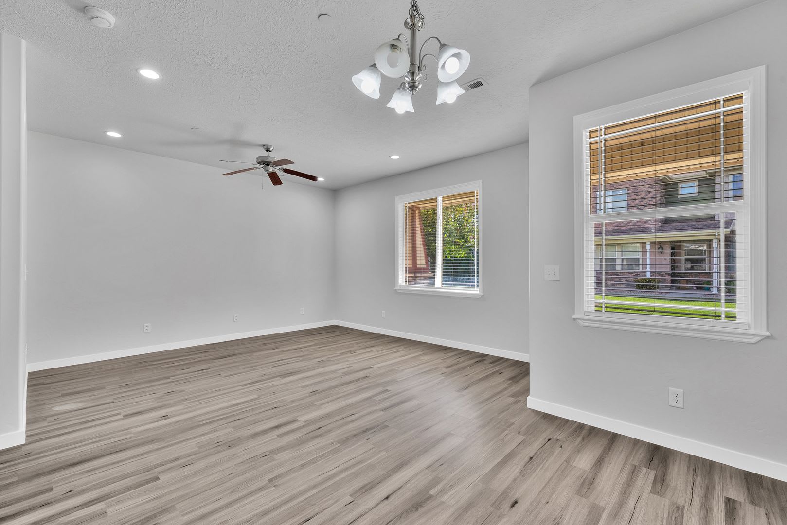 Beautiful Pleasant Grove Townhome For Rent – photo 3