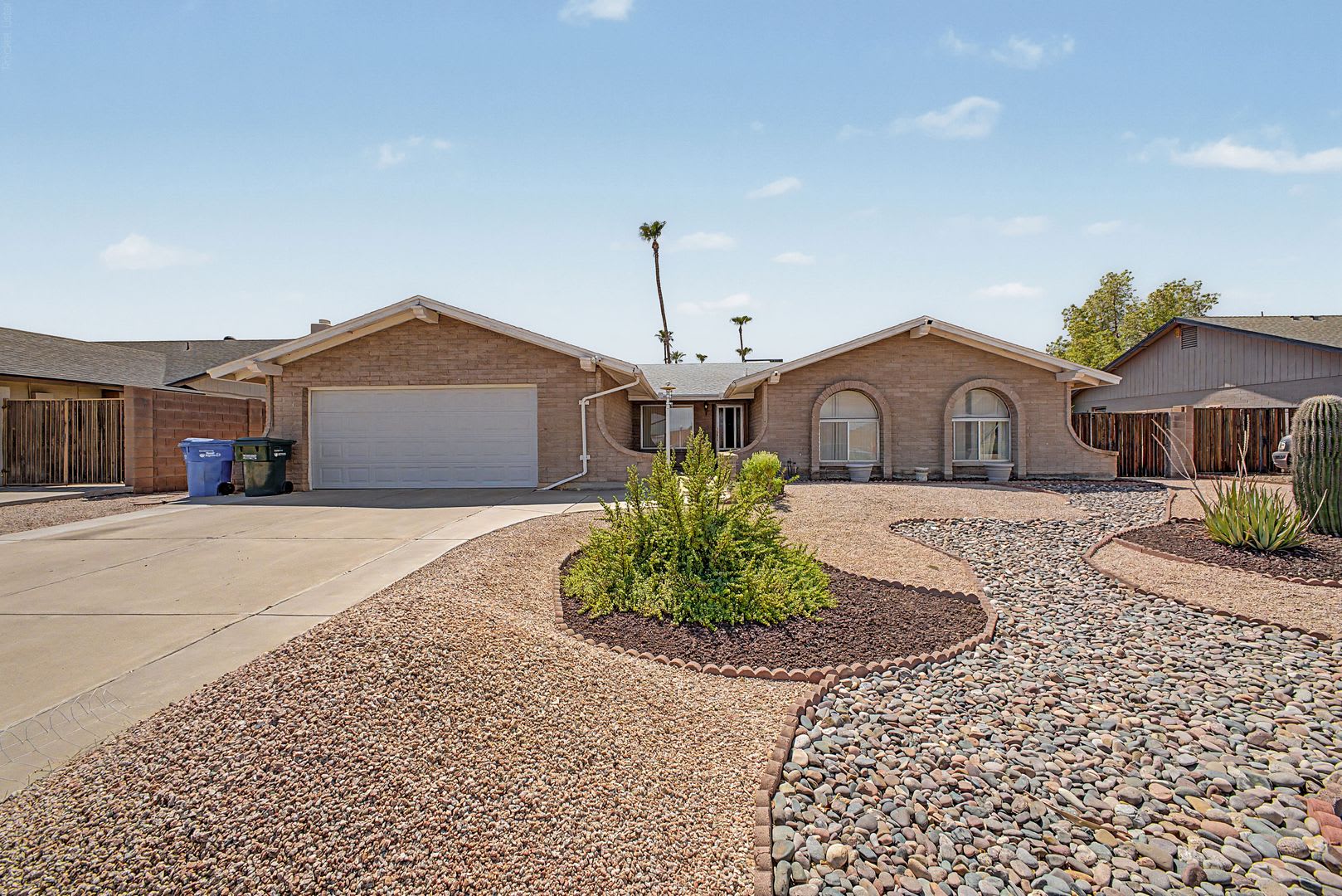 Move In Ready 3 Bedroom 2 Bathroom Scottsdale Home – photo 1