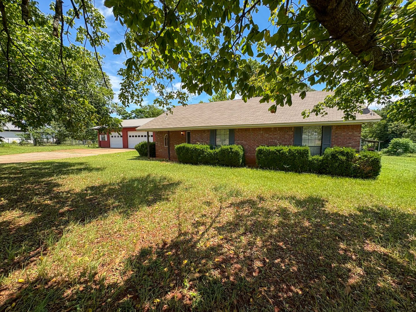 3 Bed 2 Bath on 2 Acres in Bullard! – photo 1