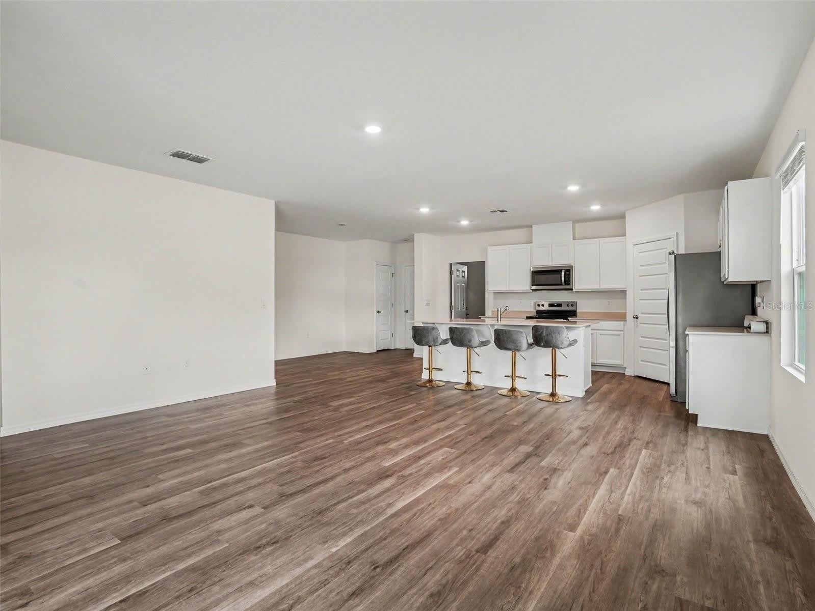 3377 WAKEFIELD Drive – photo 3