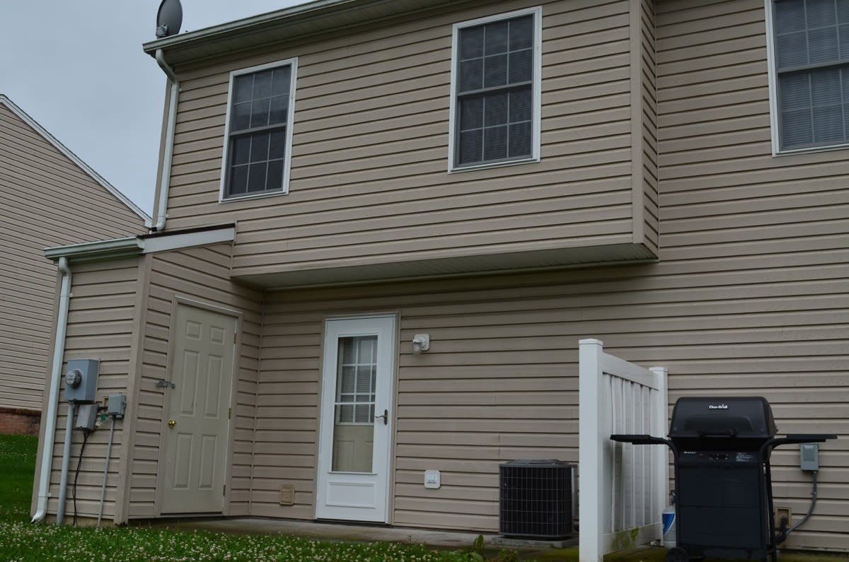 Charming Broadway Townhome – photo 2