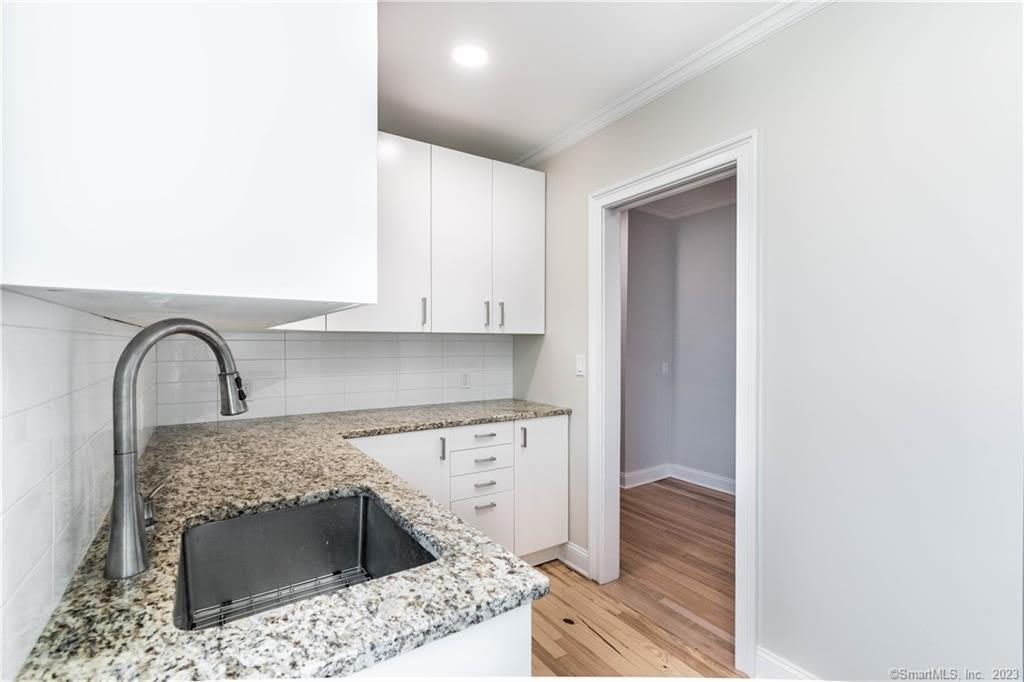 140 Woodside Green – photo 5