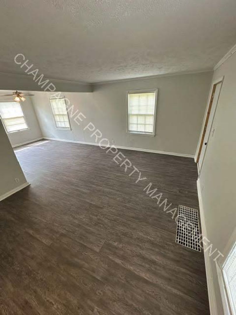 5400 Swope Pkwy – photo 3