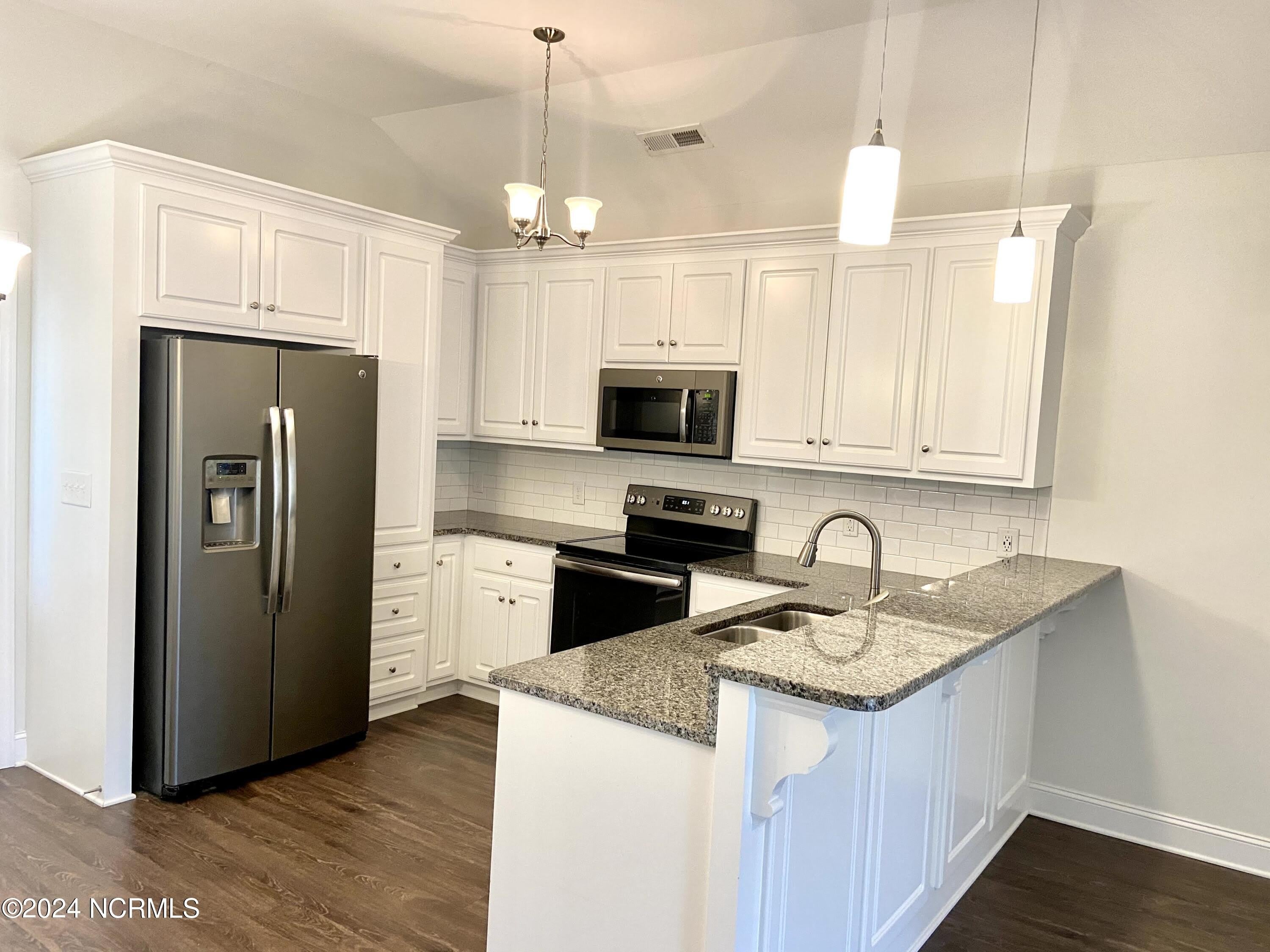 733 Seneca Court – photo 3