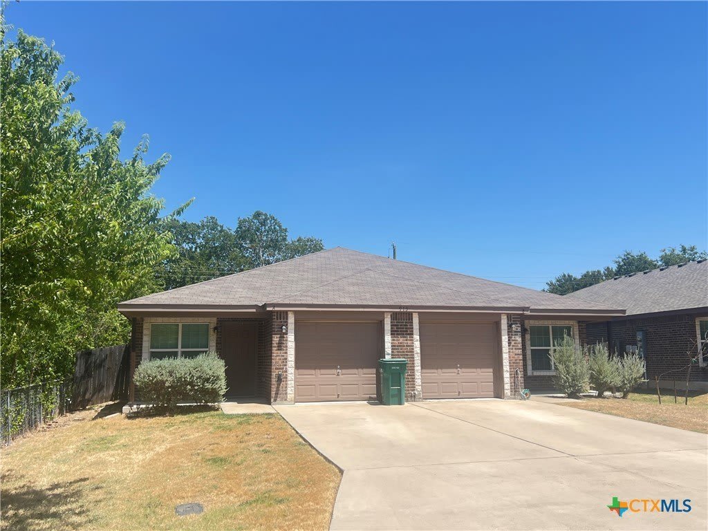 913 Ashwood Drive – photo 2