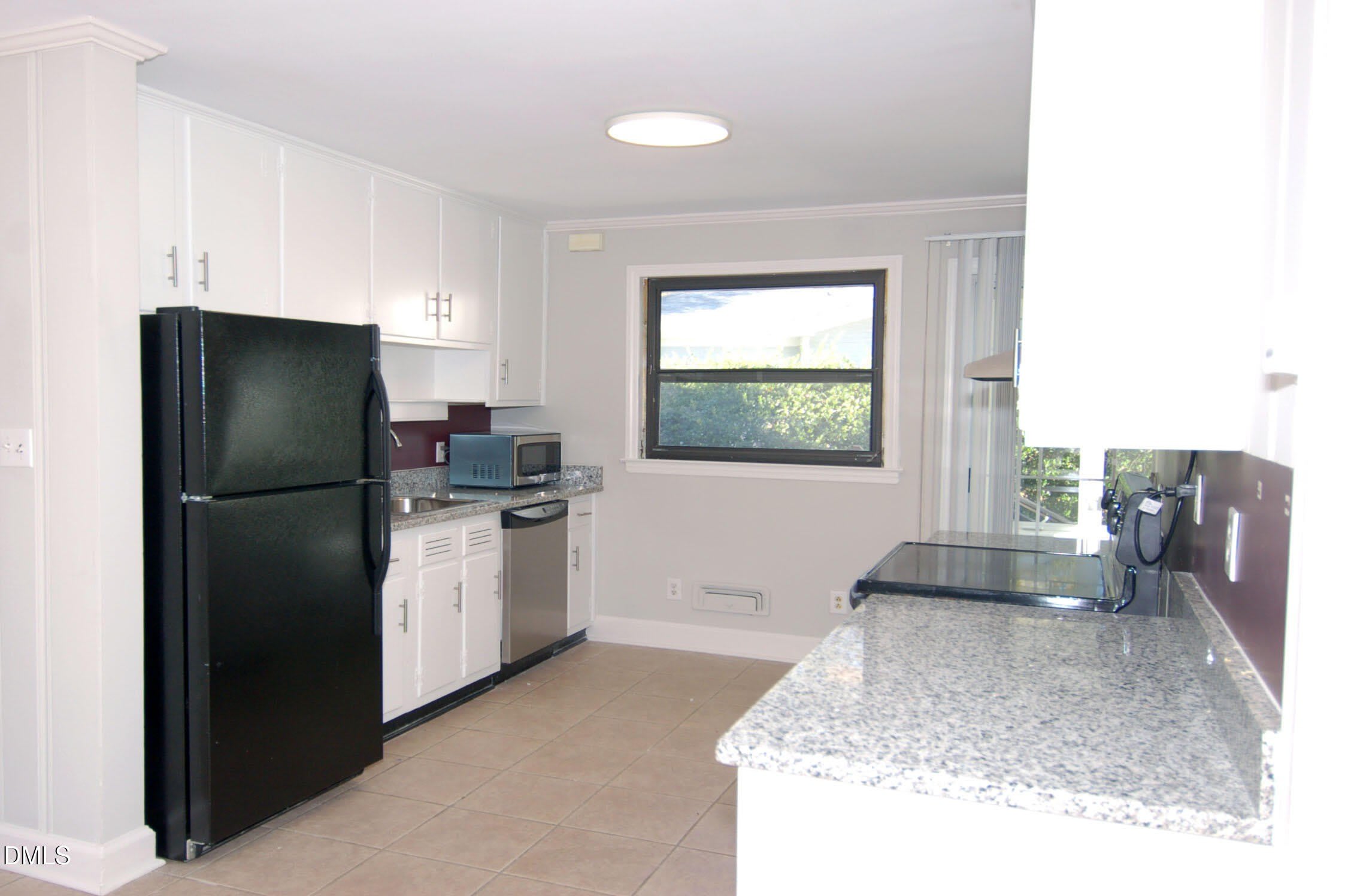 727 Graham Street – photo 4