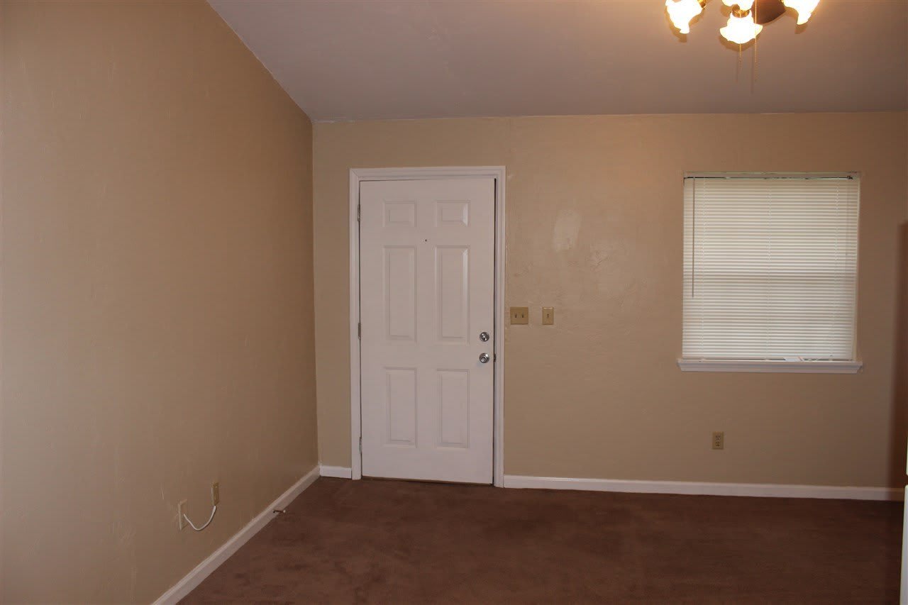 1253 Continental Court – photo 4