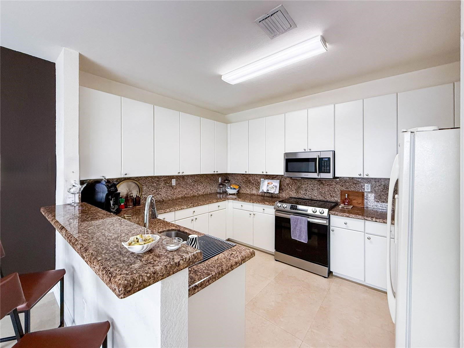 8160 Northwest 116th Avenue – photo 3