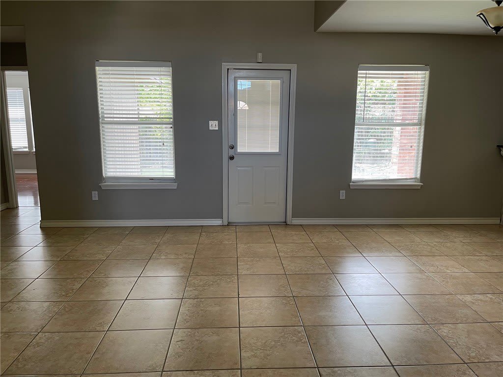 3334 Wood Creek Drive – photo 2