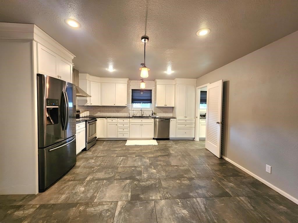 2305 Country Club Dr – photo 5