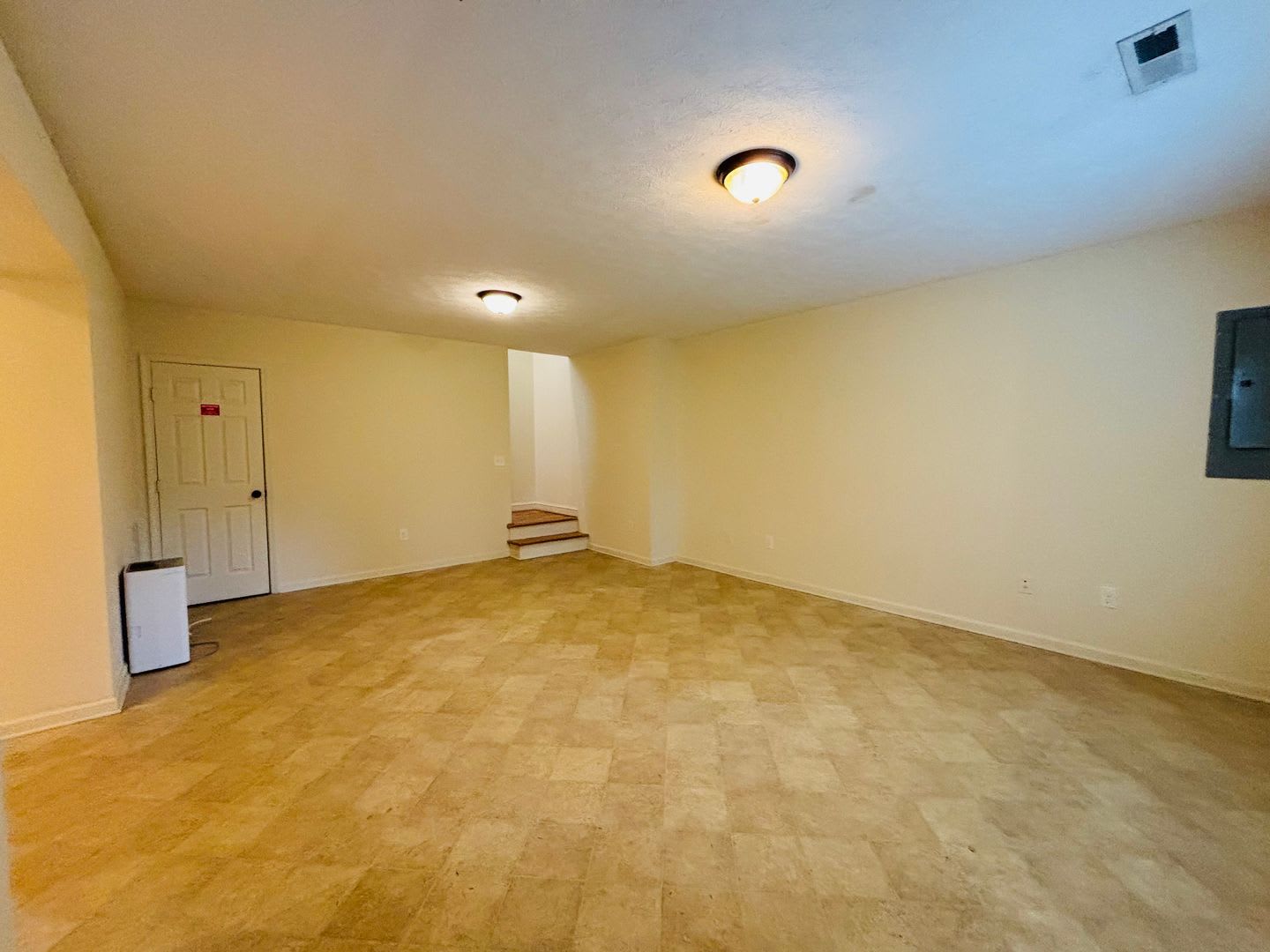 4 Bedroom, 4.5 Bath Duplex – photo 3