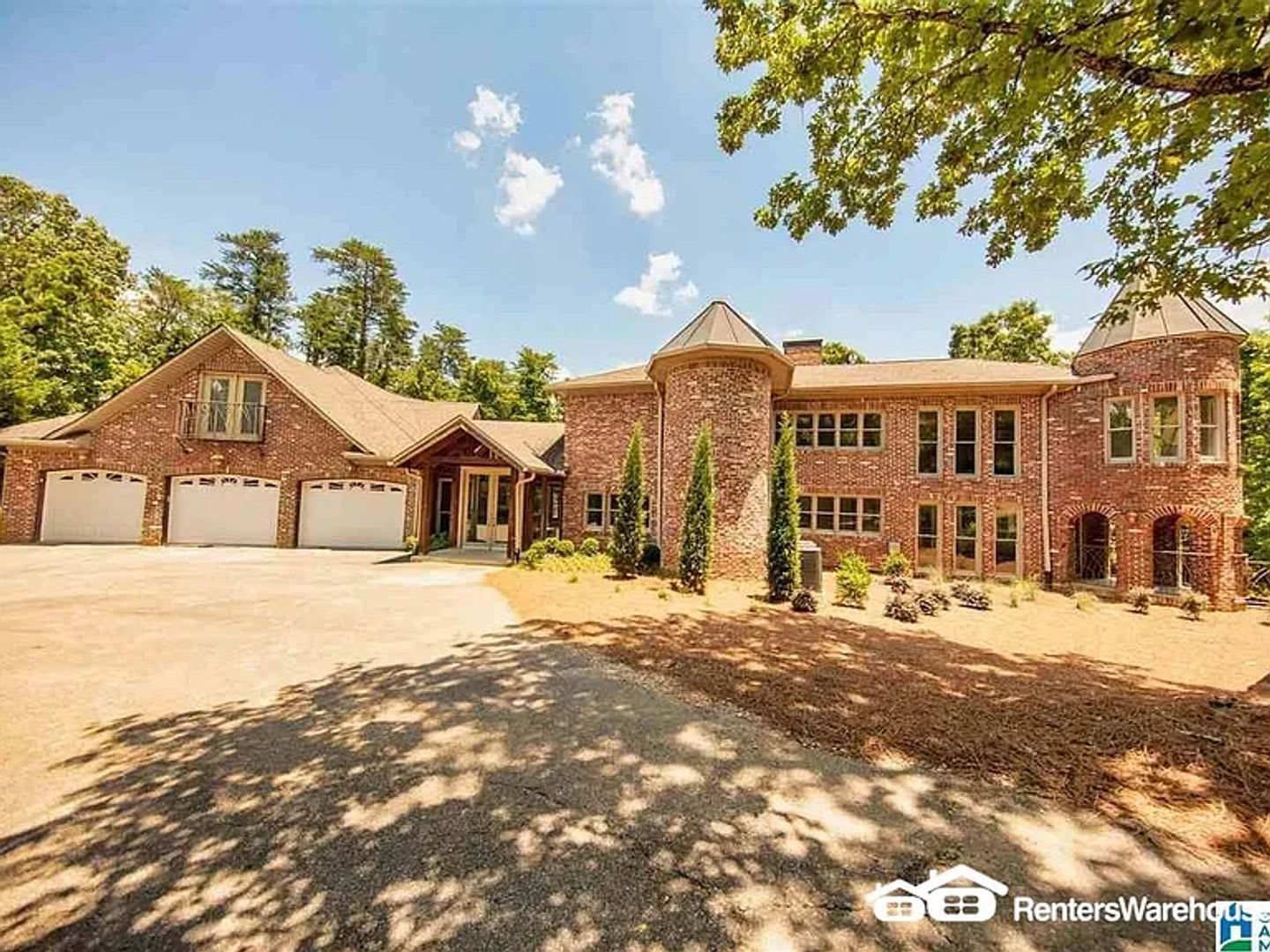 Remarkable 5 bedroom 6 bathroom estate loaded with charm – photo 1