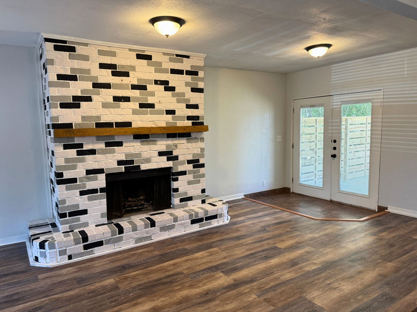 3 Bed 2 Bath Home In Ditto Heights With Solar Panels! – photo 5