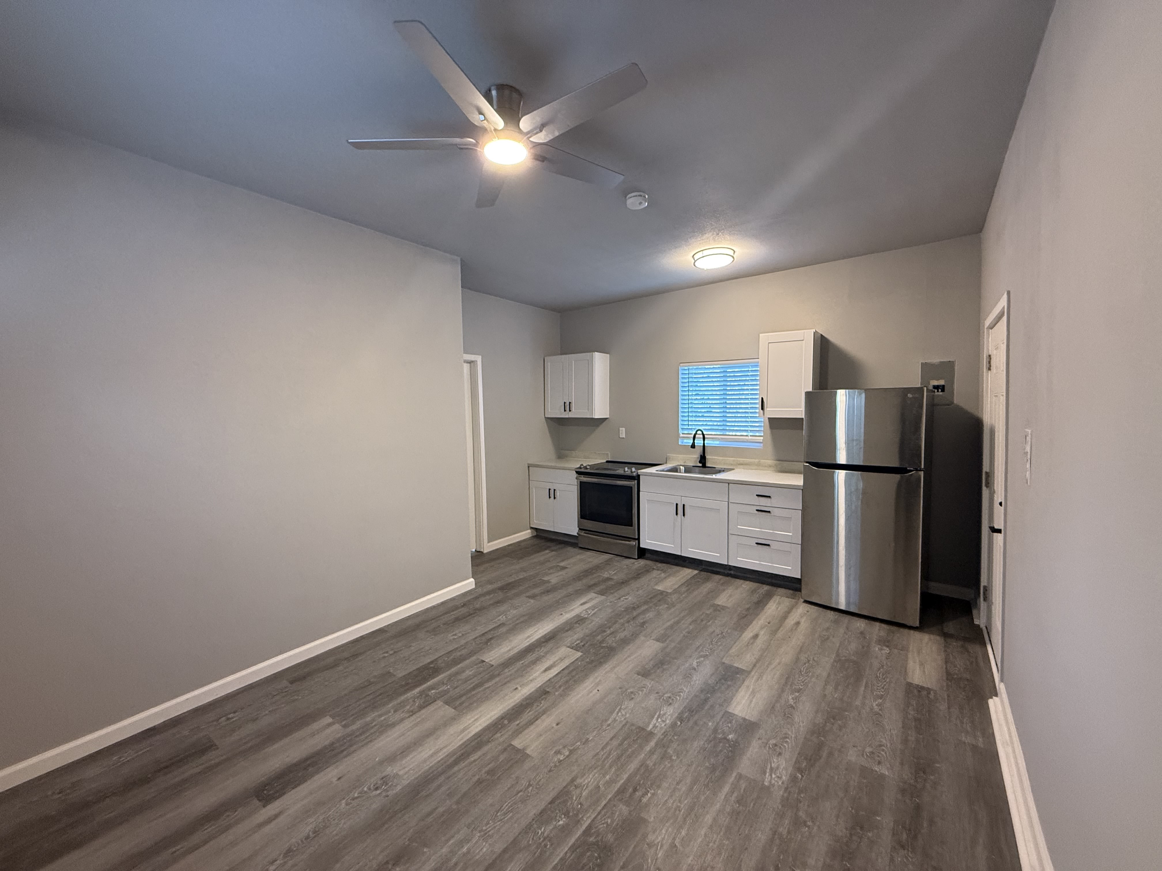 16112 Carolyn Street – photo 2