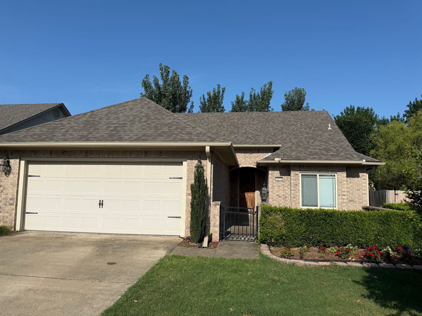 Beautiful 3 Bedroom and 2 Bathroom House – photo 1
