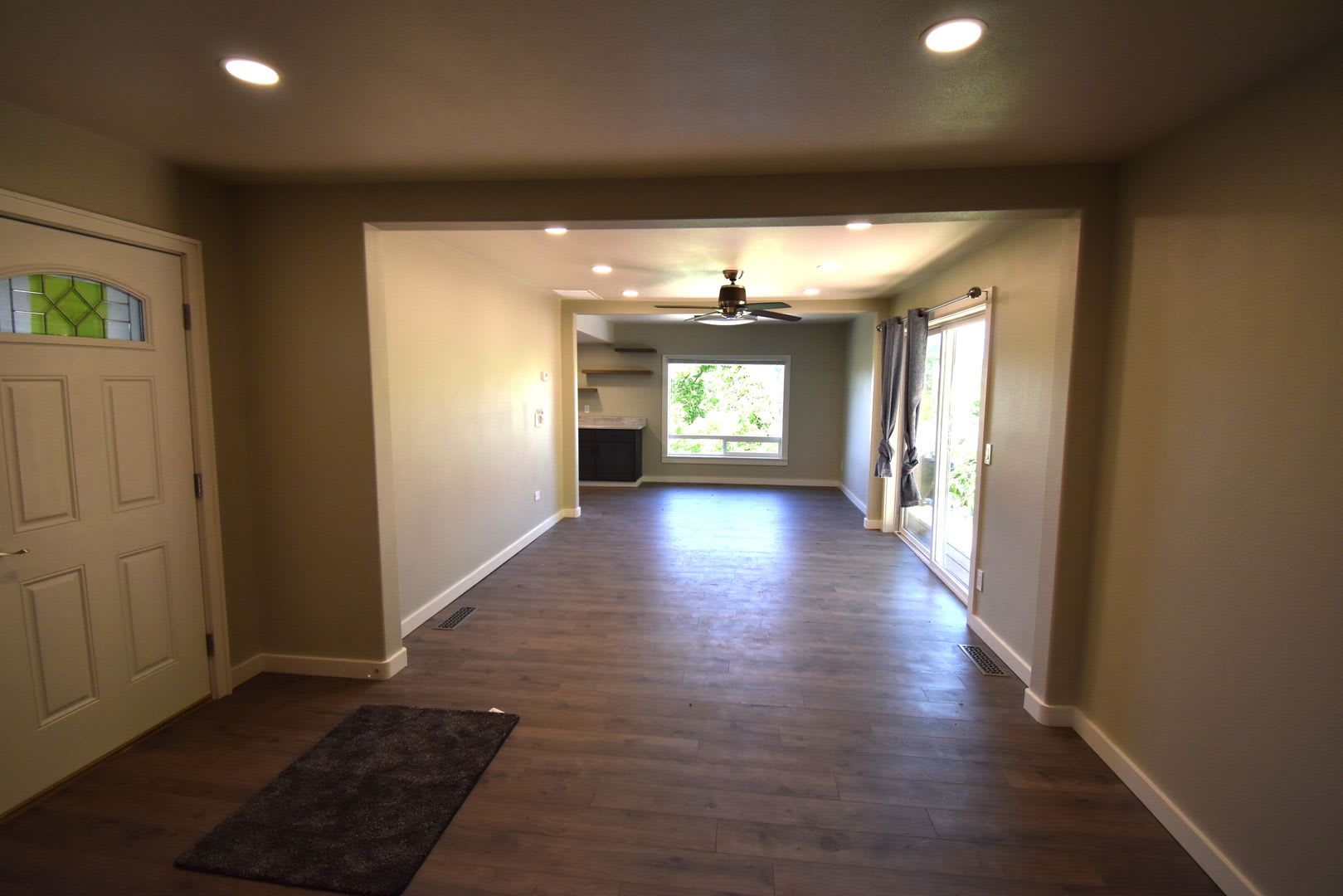 Newly Remodeled Home in Quiet Neighborhood! – photo 4