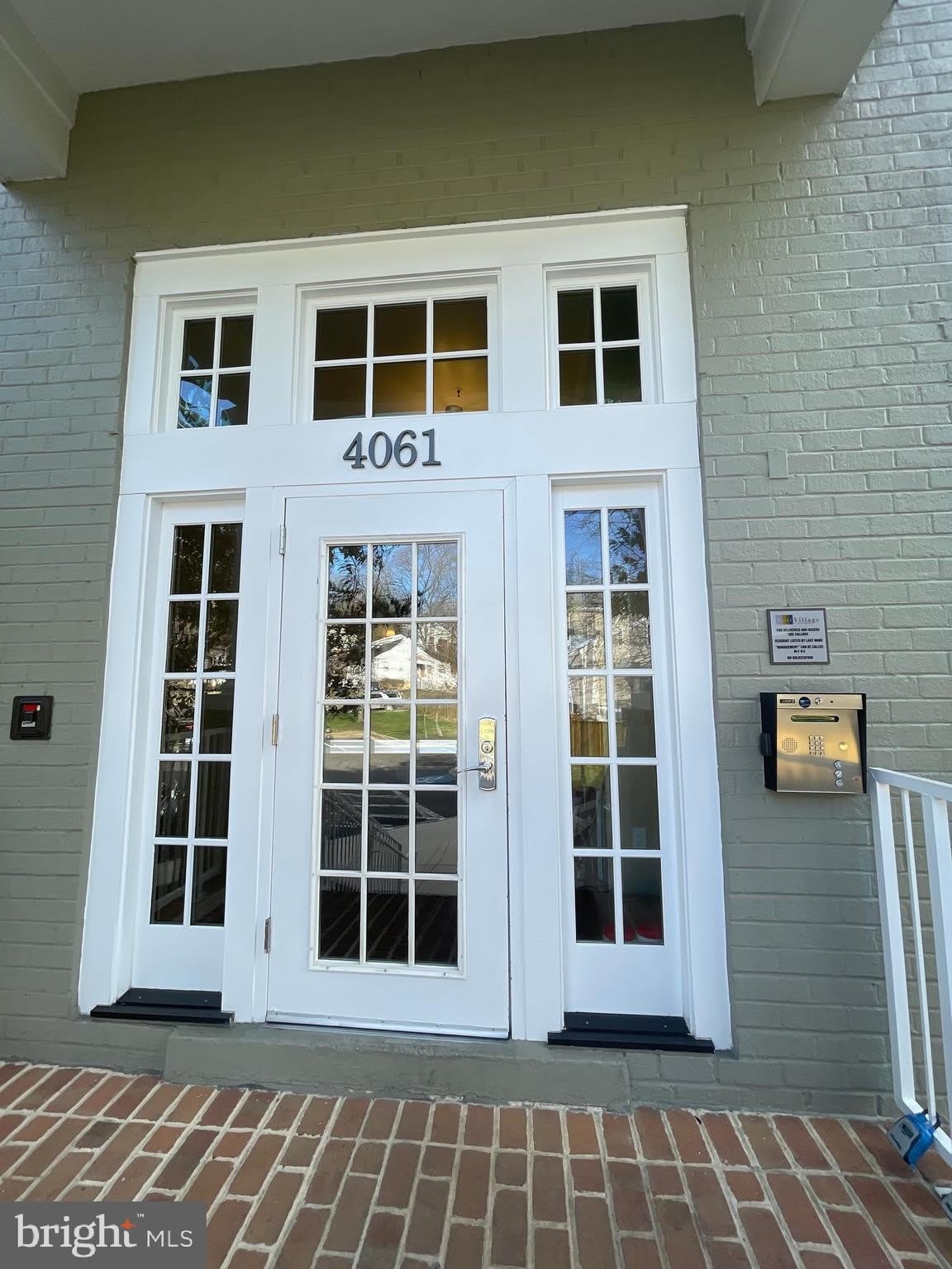 4061 S FOUR MILE RUN Drive – photo 2