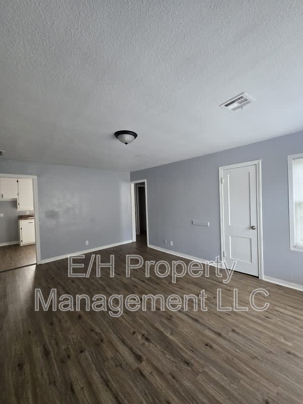 1338 North Volutsia – photo 2