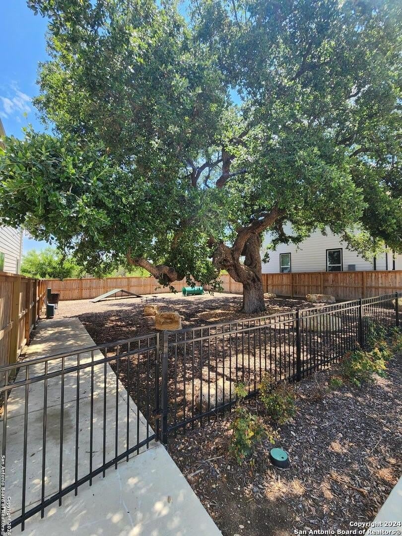 14839 Vance Jackson Rd. – photo 4