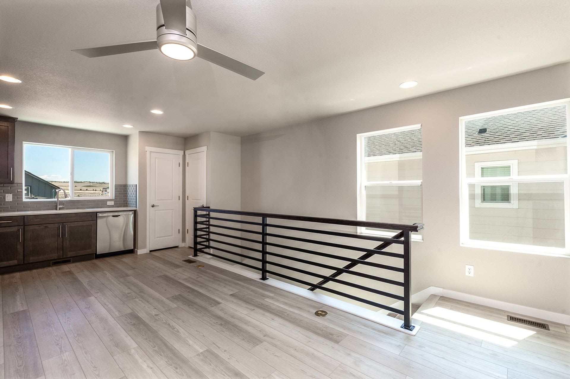 New Apartment For Rent – photo 5