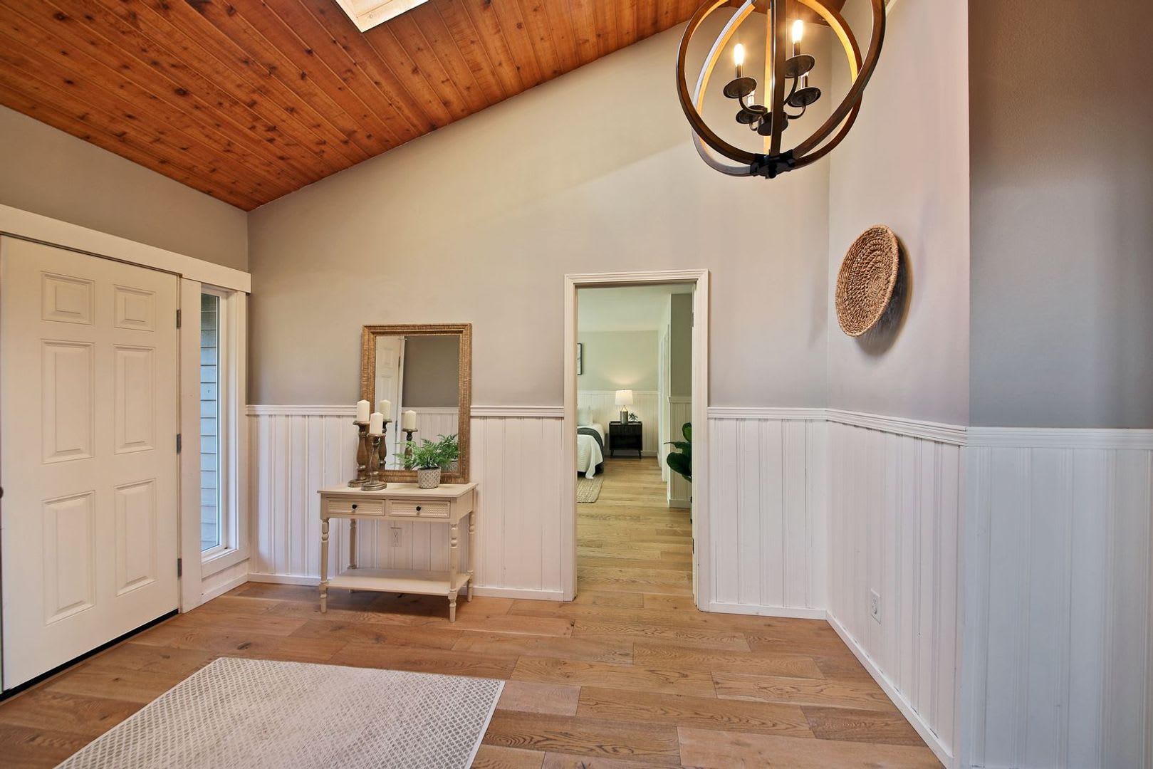 Large Freeland Home With Separate Storage Building – photo 4