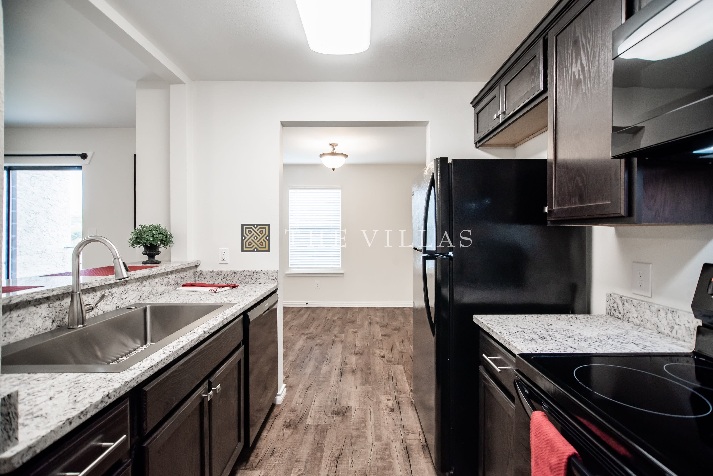 121 Costa Del Oro St – photo 4