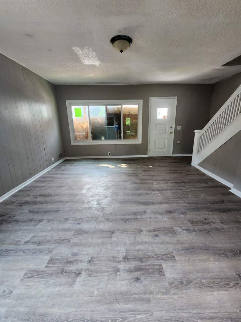 Two Bedroom Single Family Home! – photo 2
