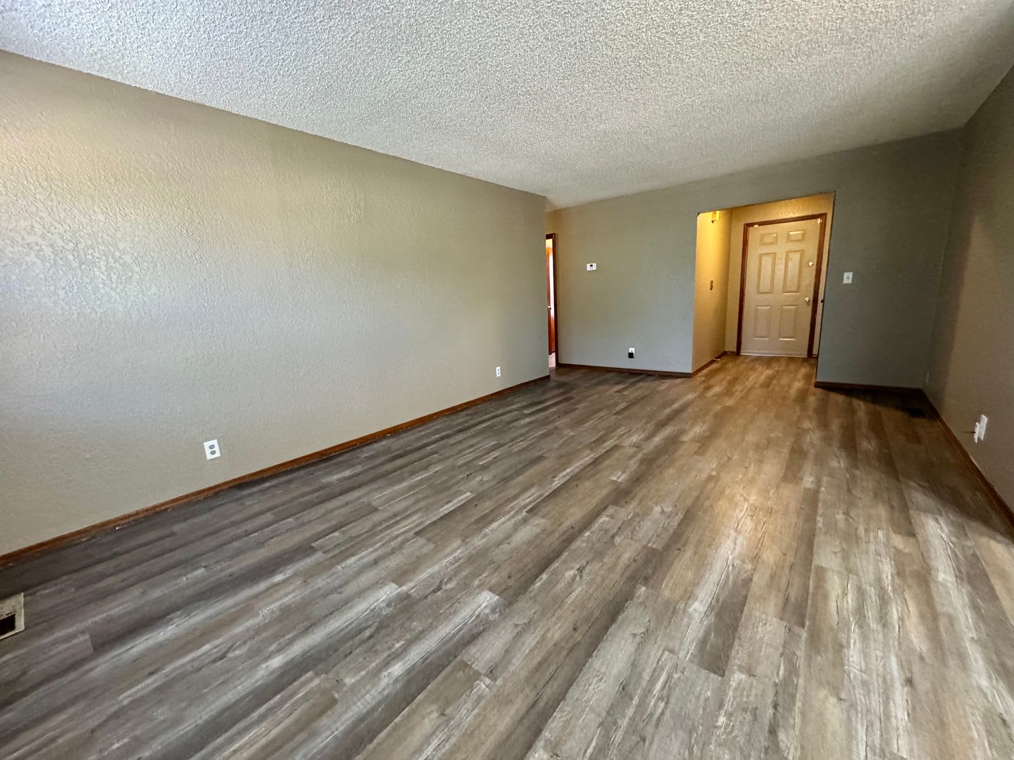 Adorable 3 bedroom 1.5 bathroom located in Tulsa Ok – photo 4