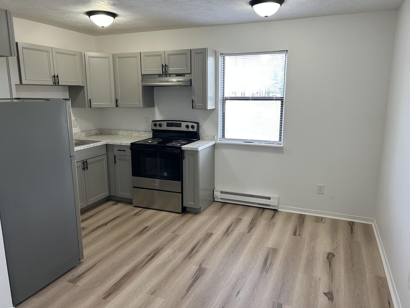 Welcome to 270 Everett Ave – photo 5