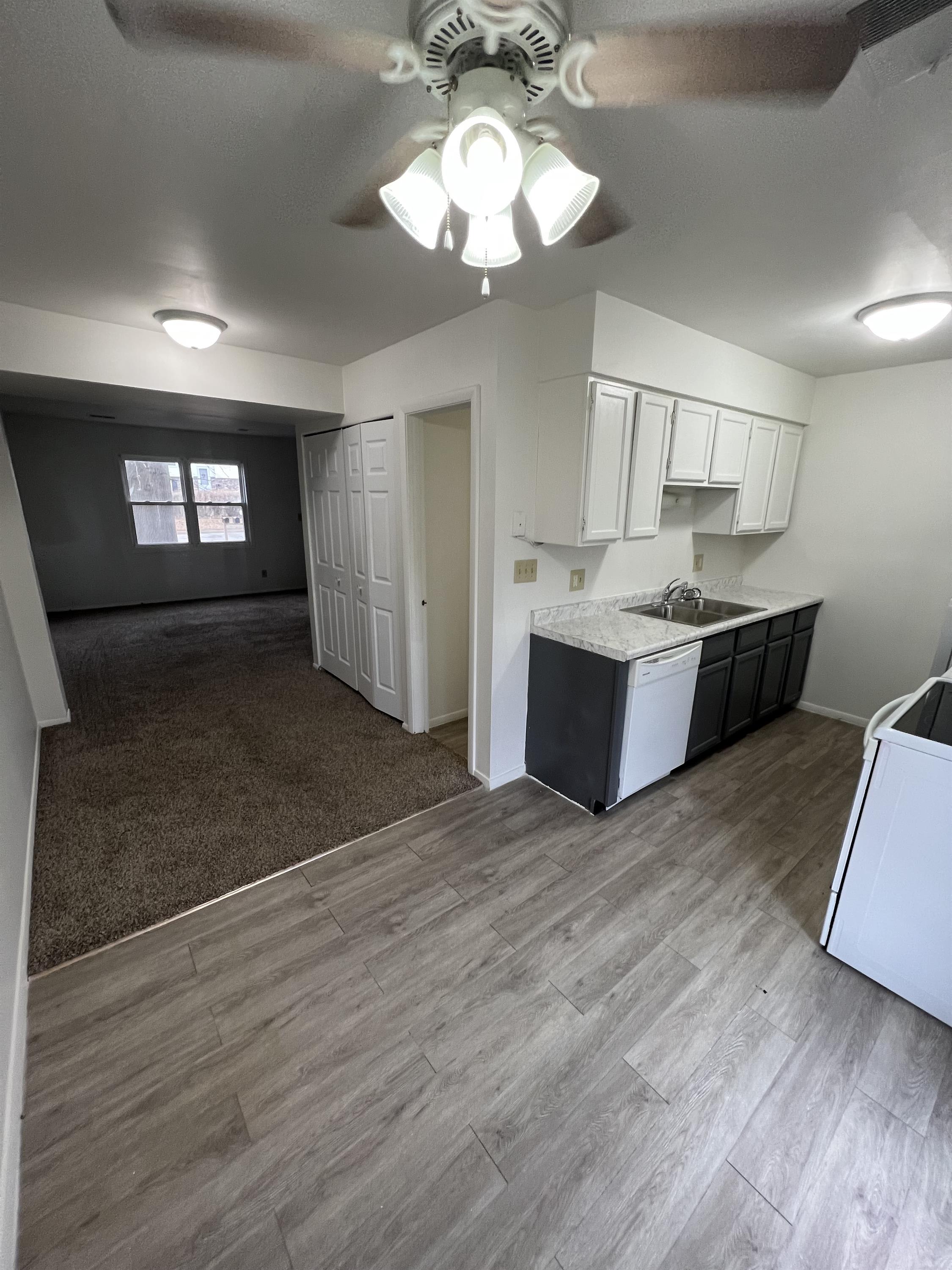 2302 East Glendale Boulevard – photo 2