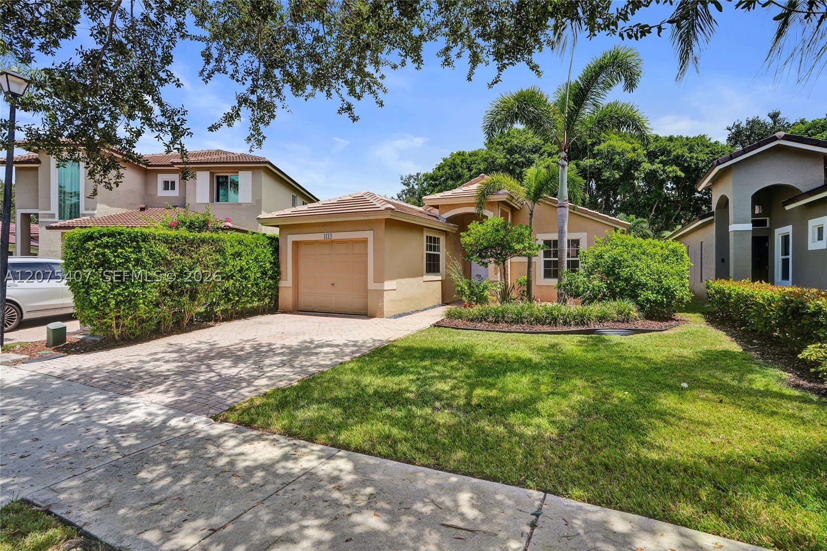 4114 Sapphire St – photo 1