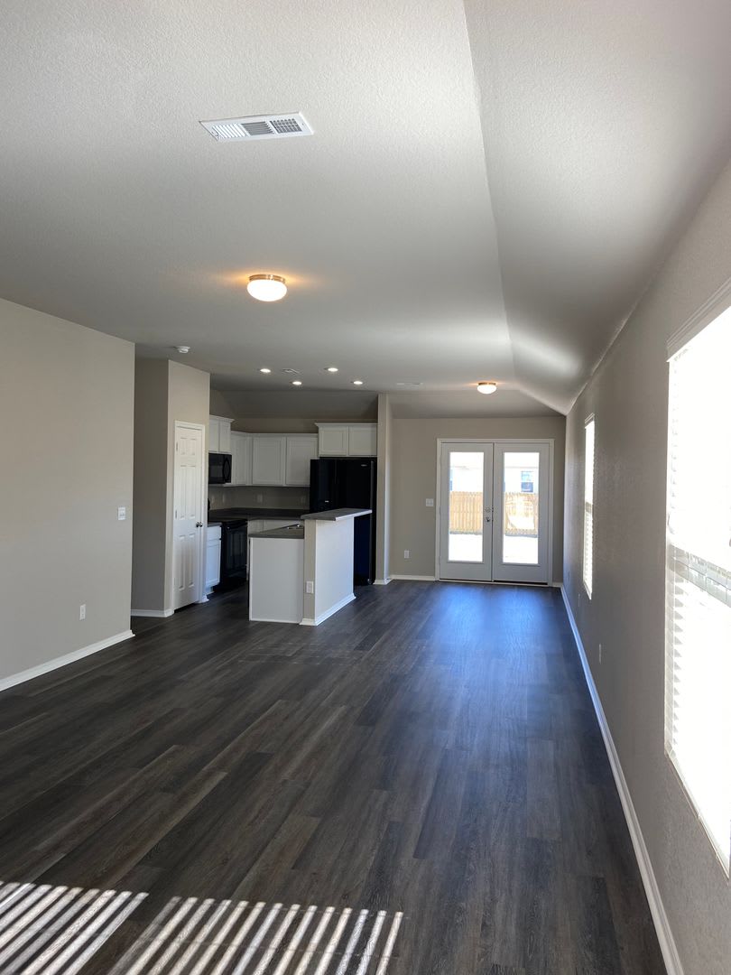 Now Pre-Leasing! Modern 3-Bedroom, 2-Bath Home in Faulkner Crossing – photo 4
