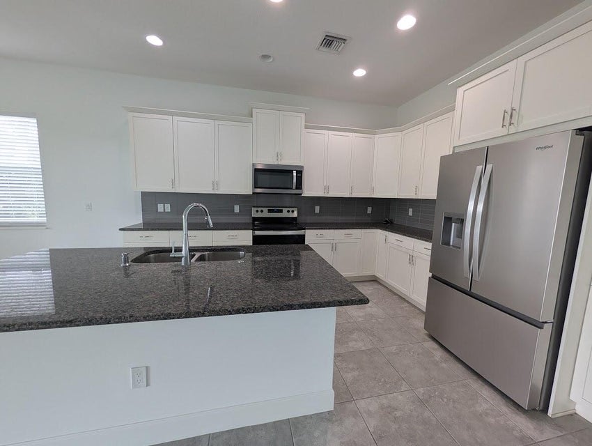 4613 Citron Way – photo 3