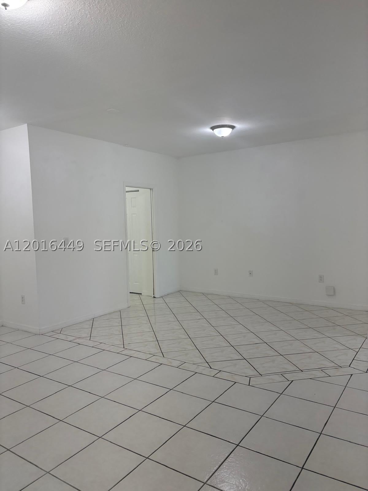 8525 SW 165th Pl – photo 4