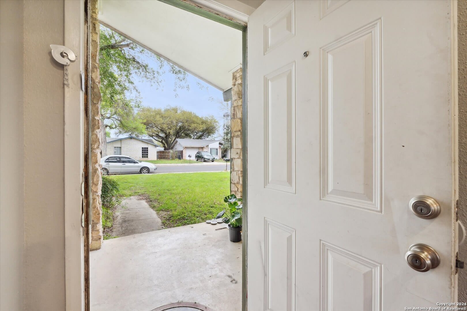 312 LORI LYNN DR – photo 5