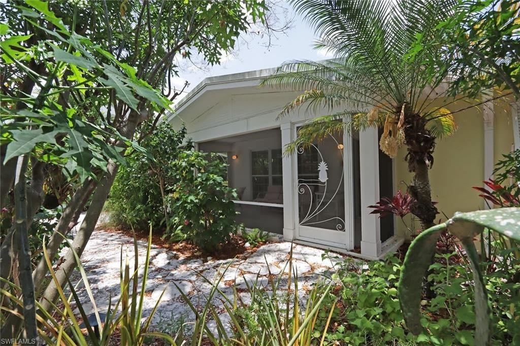 361 1st Ave N – photo 1