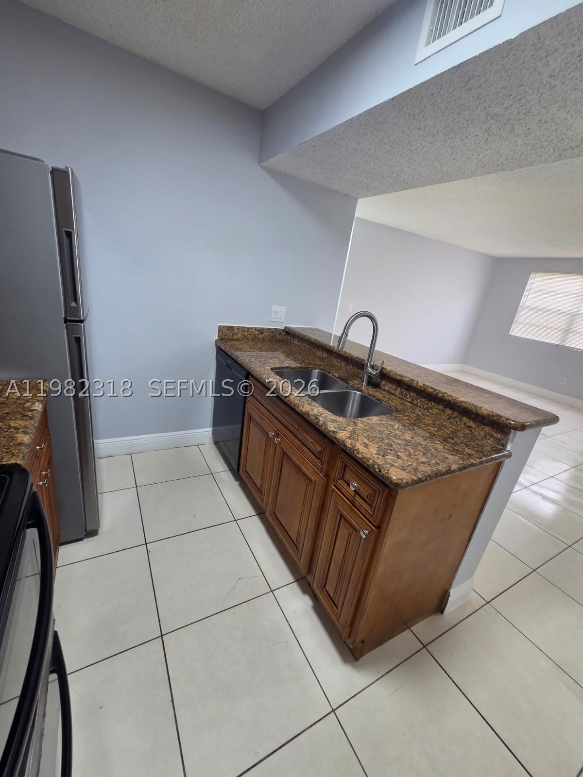 1241 SW 46th Ave – photo 2