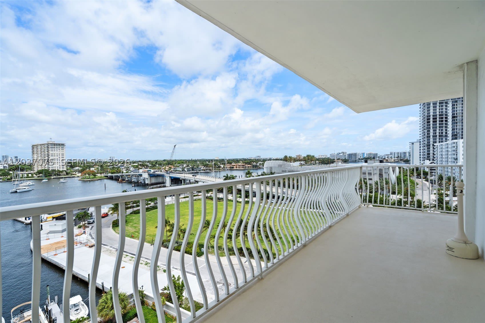 1 Las Olas Cir – photo 3