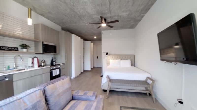 59 w Hubbard St – photo 2