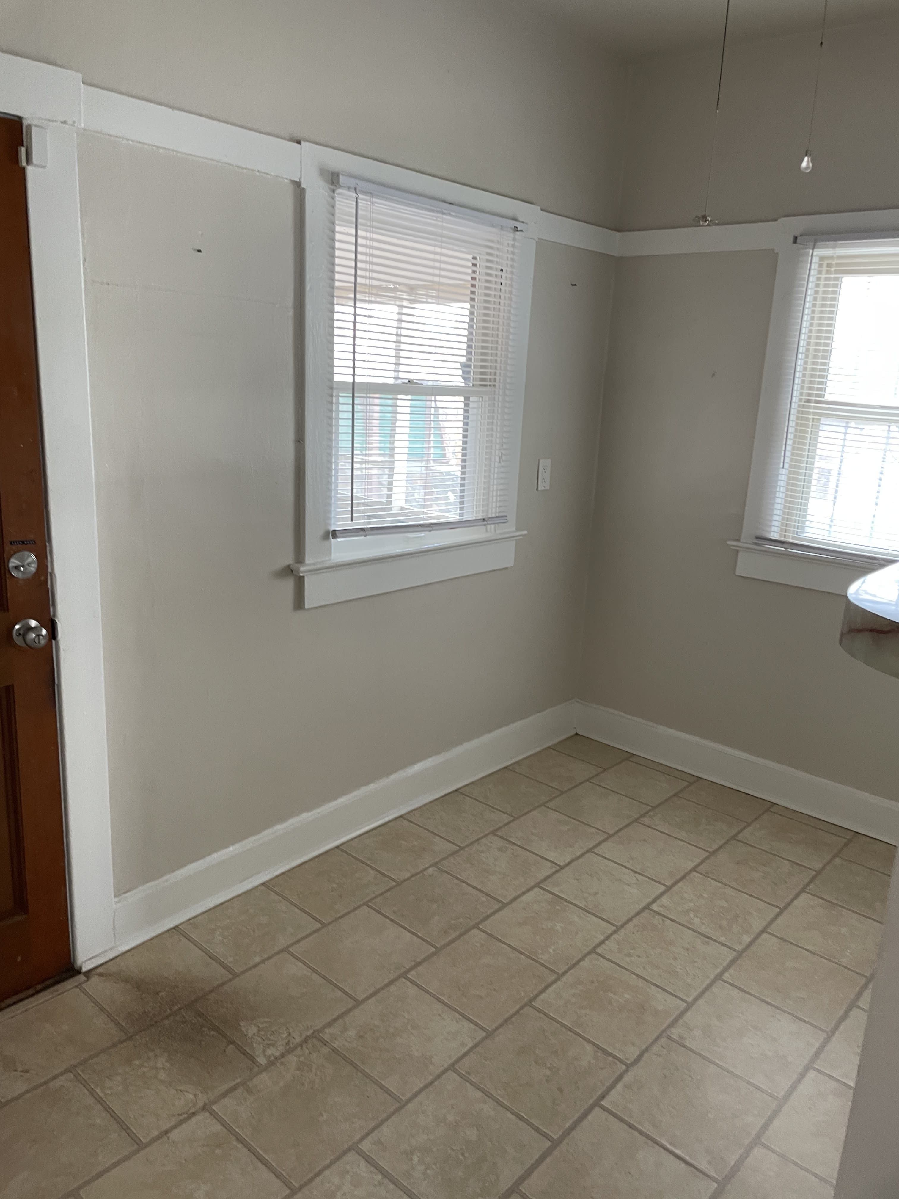 3804 Cambridge Avenue – photo 2