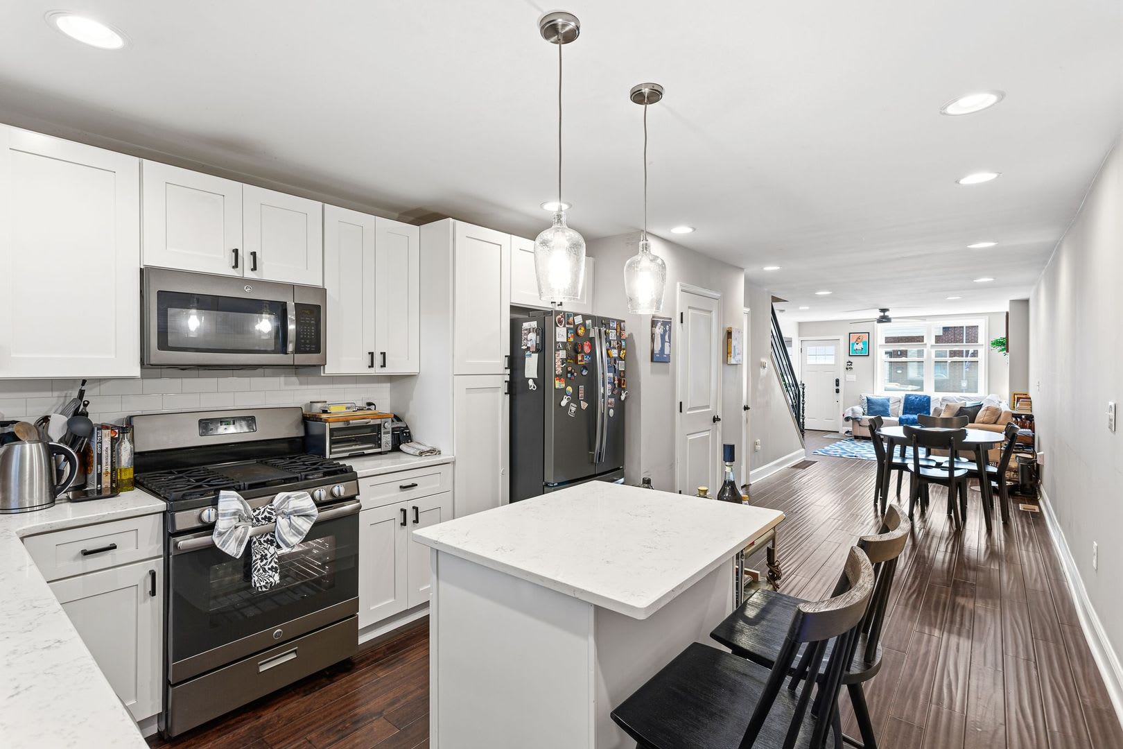 Stunning 2 Bed, 2.5 Bath Home in the Heart of Fishtown! – photo 3